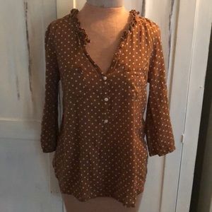 Old navy tan and white blouse